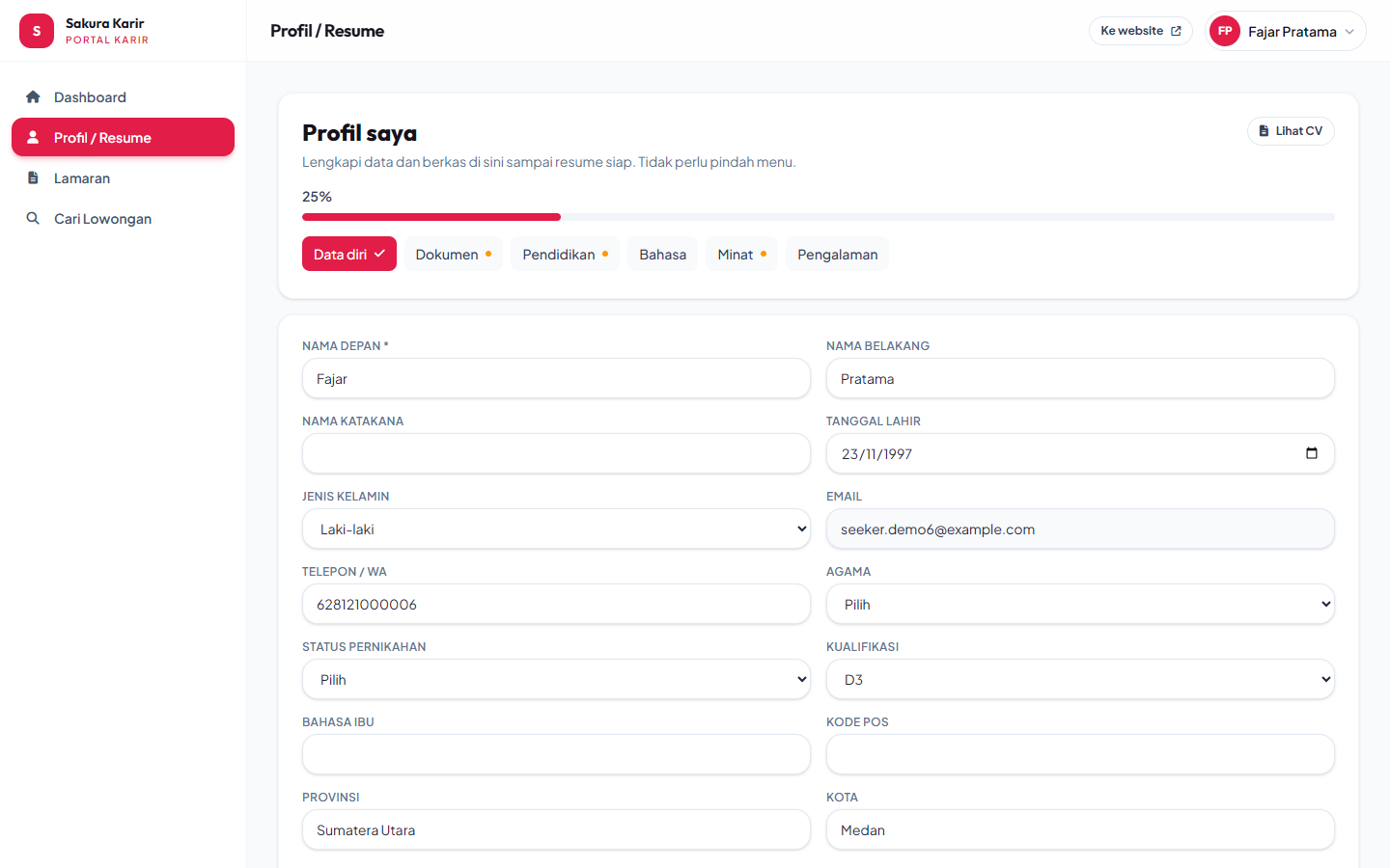 Profil dan resume, tab Data diri.